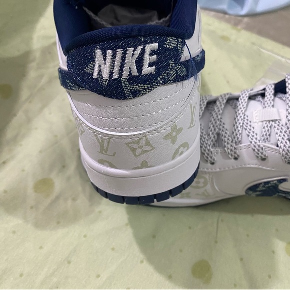 Nike Dunk Low x Louis Vuitton White and Blue Sneakers - Picture 5 of 14
